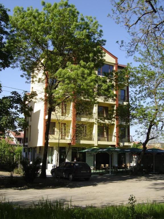 Central Park Family Hotel Каварна Экстерьер фото